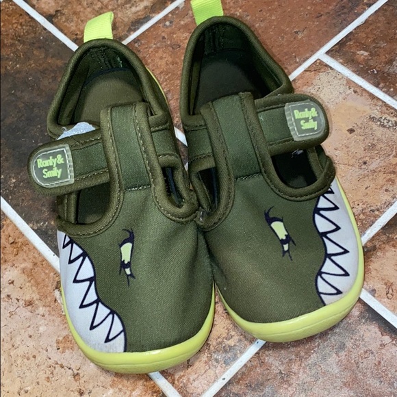 nerteo Other - Nerteo Boys Dinosaur Water Shoes size 9.5